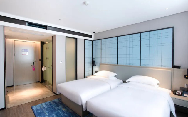 Echarm Hotel (Hechi Yizhou Municipal Center Plaza)