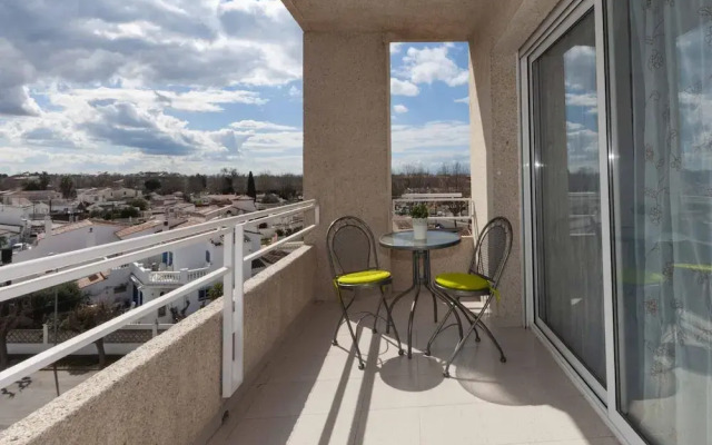 Apartment in Empuriabrava Near Skydive Center