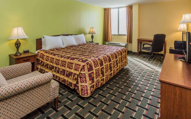 Days Hotel & Conference Center by Wyndham Danville