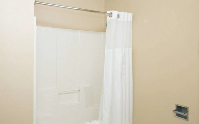 Red Lion Inn & Suites McMinnville