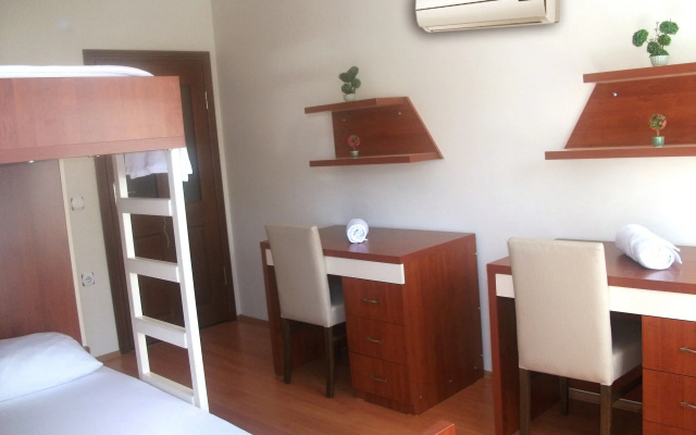 Nazli Apartment