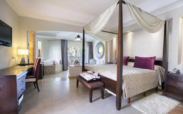 Majestic Elegance Club (Adults Only)