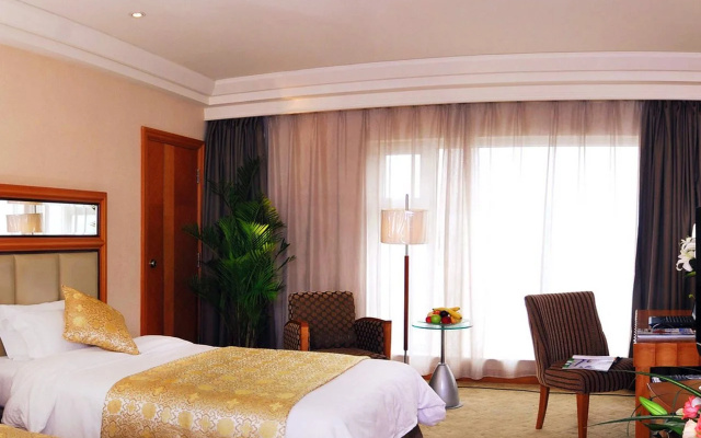 Wuhan Mayflowers Hotel (Wuchang Railway Station Zhongnan Road Metro Station Branch)