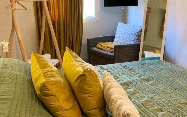 Luxury-1bed Apartment With Porch in Greece
