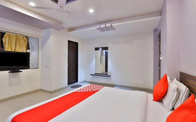 OYO 22419 Hotel Summit