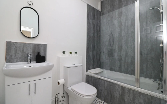 Modern 2-bed Apt, Sunderland, City by the sea