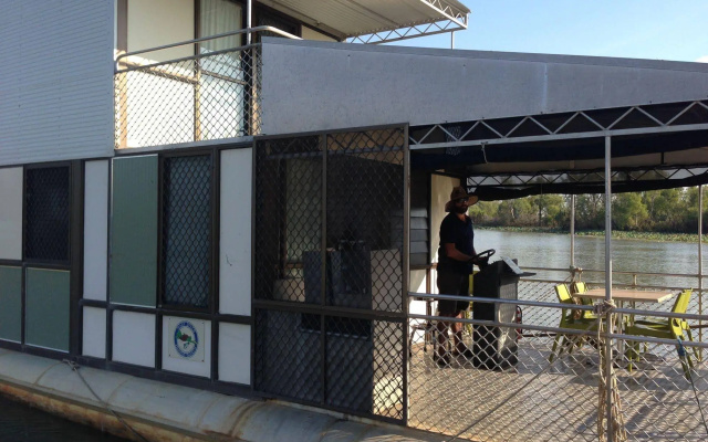 Corroboree Houseboats