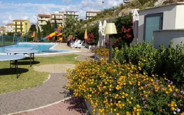 Tus Hotel & Residence