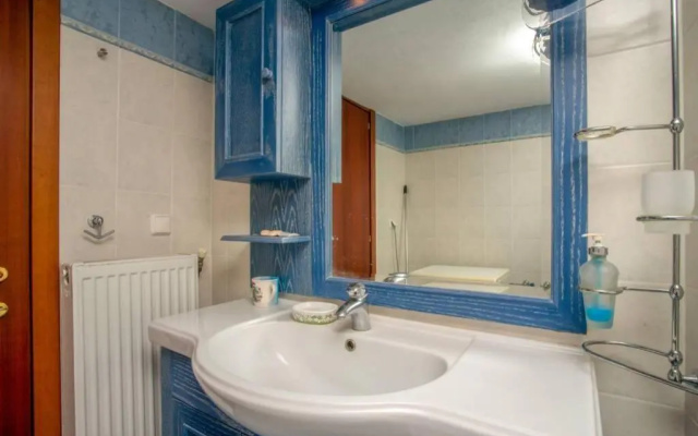 Family 5-bdrm villa with sea views on private land
