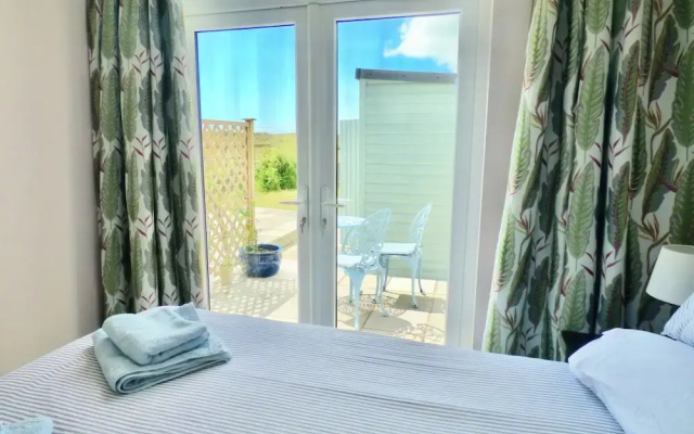 Gower - 2 Beds - Parking - EV Charger - Wifi