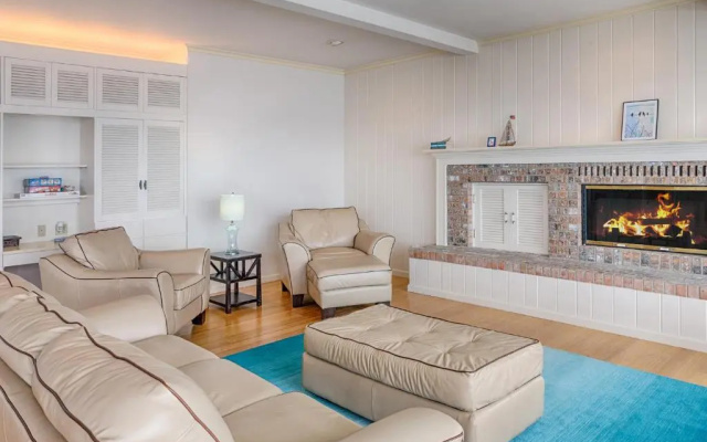 Four Stone Beach House