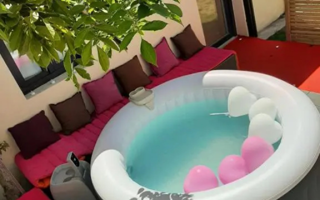 Love Room,Jacuzzi Privatif, NETFLIX