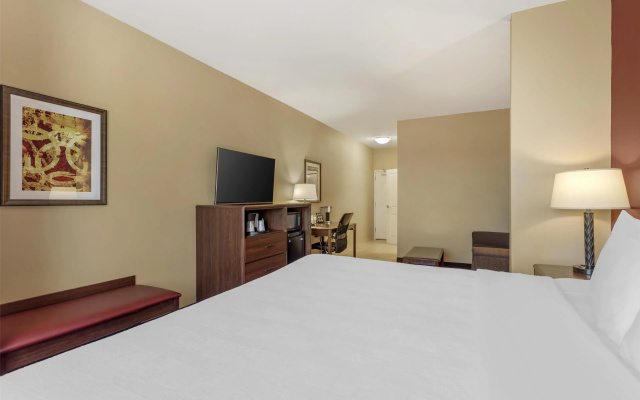 Best Western Plus Hudson Hotel & Suites