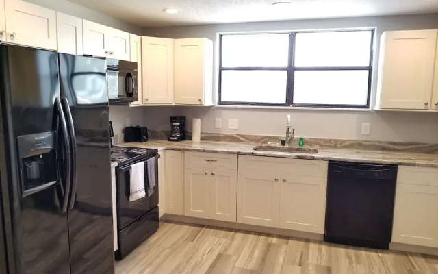Sea Spray Condo