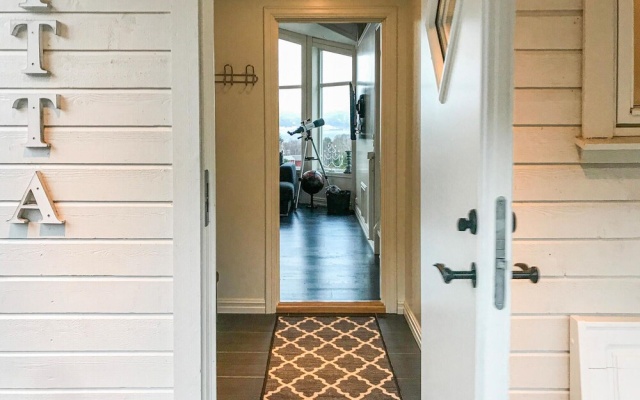 Stunning Home in Stadlandet With 4 Bedrooms and Jacuzzi