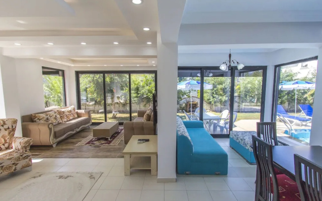 Villa Serra by Villamnet