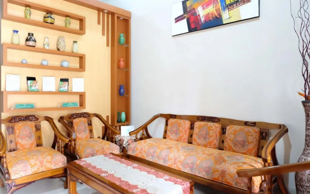 Simply Homy Guest House Uty Kronggahan