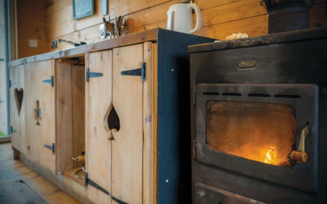 The Hygge Hut - 1 Bed - Freshwest Beach Retreat