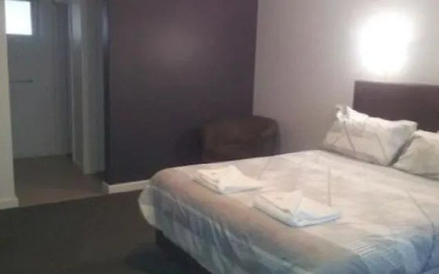Christies Beach Hotel