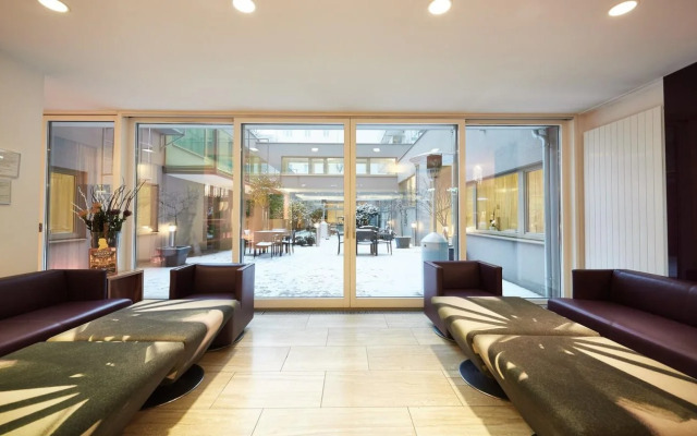 Pakat Suites
