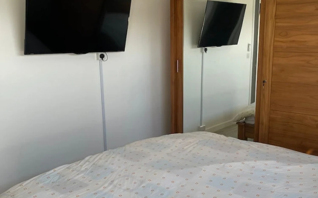 Impeccable Luxury 3-bed Apartment in Albion