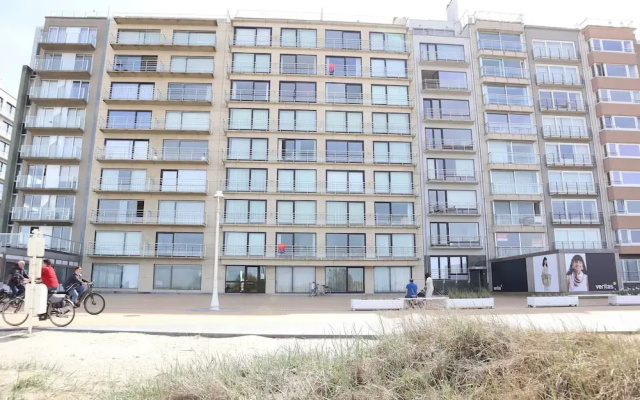 Apartment in Nieuwpoort With sea View