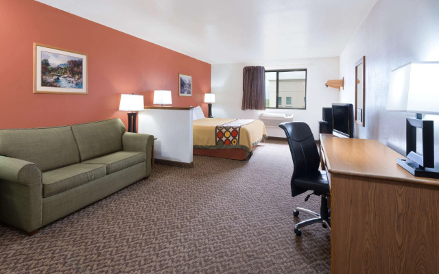 Super 8 by Wyndham Morgantown