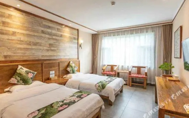 Yi De Abode