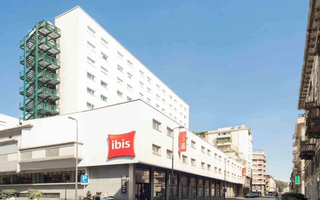 Ibis Milano Centro Hotel вид на фасад
