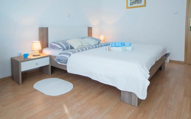 Apartment Ante