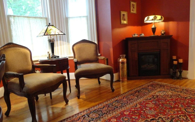 Buckingham House Bed & Breakfast