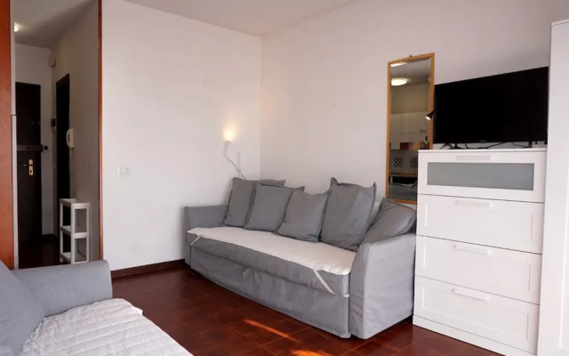 Bright Studio For 4 People With Swimming Pool
