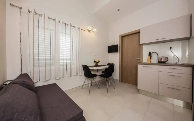 Coastal Apartment in Sibenik-brodarica