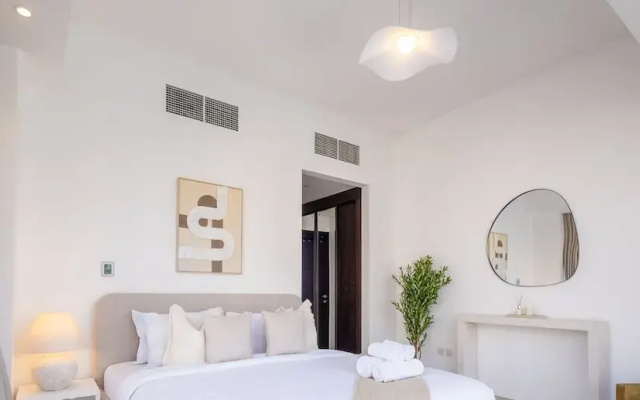 LUX  The Silverene Marina View Suite 4