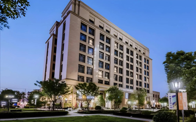 Sussie Place Apartment Hotel (Shanghai Pengpu Xincun Metro Station)