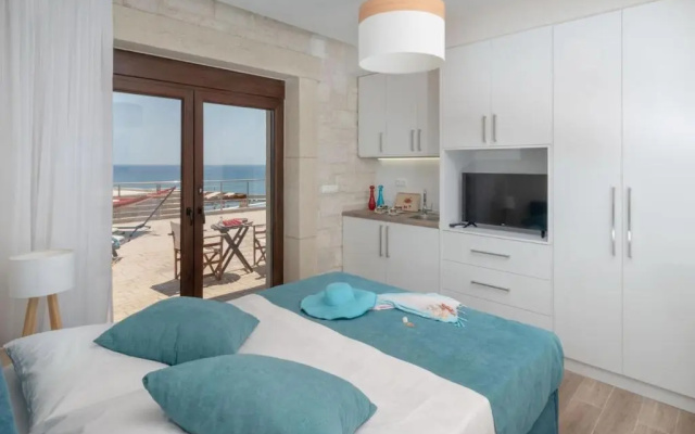 Private luxury 3bdrm Villa - Walk to beach