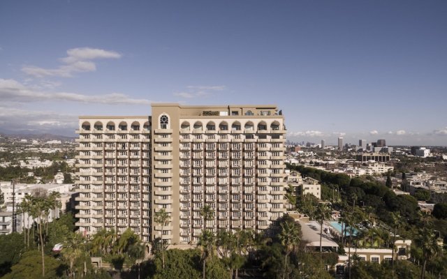 Отель Four Seasons Los Angeles at Beverly Hills США, Лос-Анджелес - отзывы, цены и фото номеров - забронировать отель Four Seasons Los Angeles at Beverly Hills онлайн вид на фасад