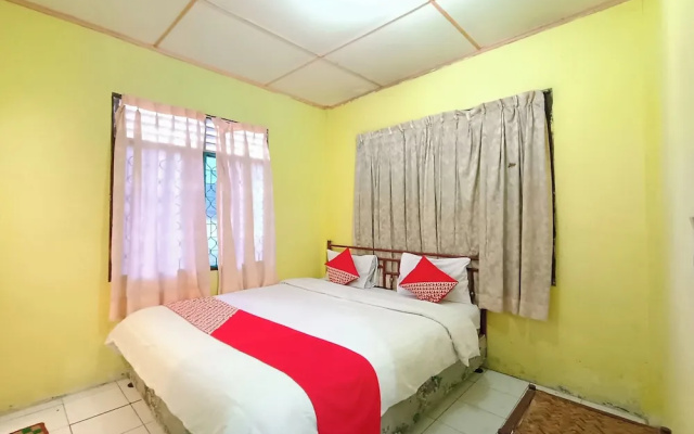 Hotel O Penginapan & Villa Sirait