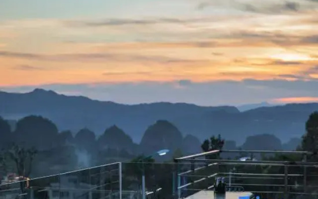 The clouds on the mountain R&B in Xiayanbei Village