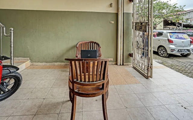 OYO Life 91873 Nugraha Kost
