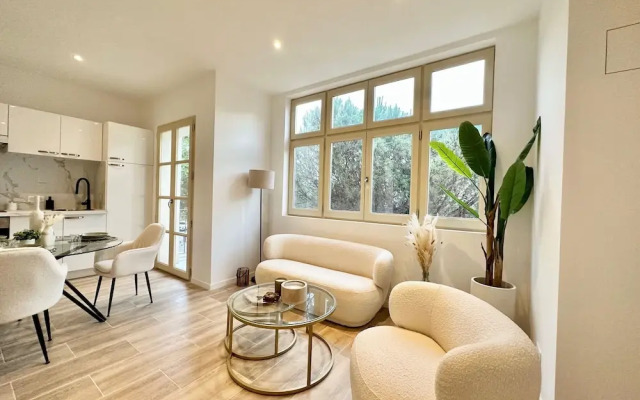 Modern Apartment - 1bd/4p - Center of St Tropez