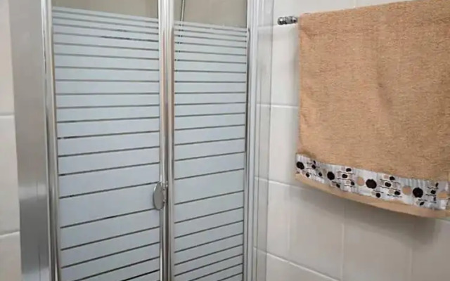 Apartment - Sleeps 5 - Parking - Private Terrace