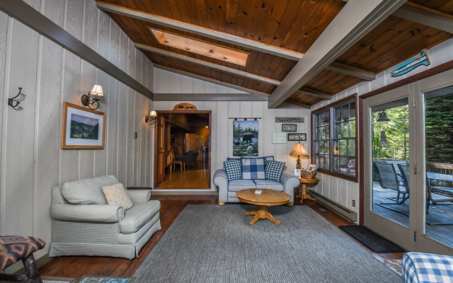 Oakleaf Lodge Holiday Home