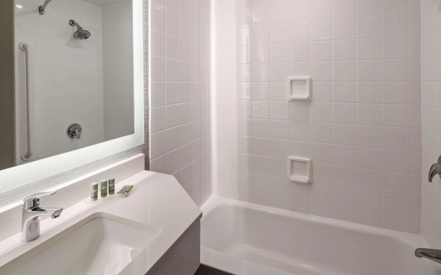 Best Western Paramus Hotel & Suites