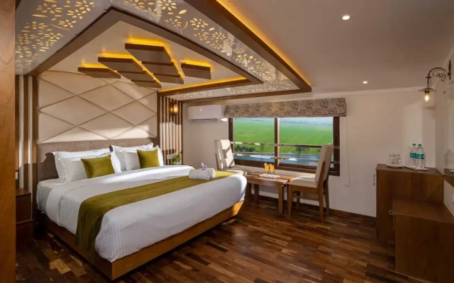 Honeymoon Houseboat