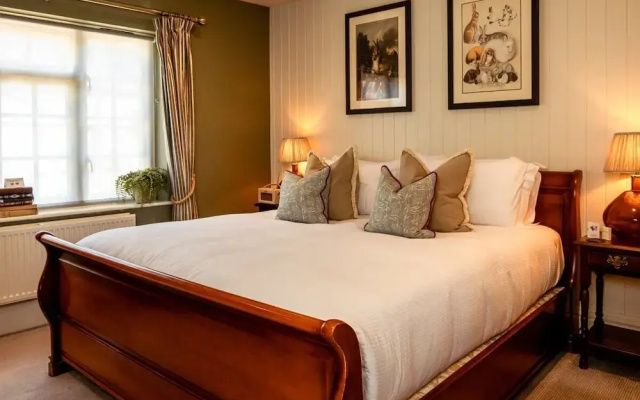 High Corner Inn