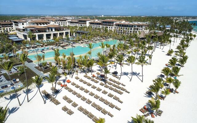 Отель Unique Club at Lopesan Costa Bávaro - All Inclusive Доминикана, Пунта Кана - отзывы, цены и фото номеров - забронировать отель Unique Club at Lopesan Costa Bávaro - All Inclusive онлайн вид на фасад