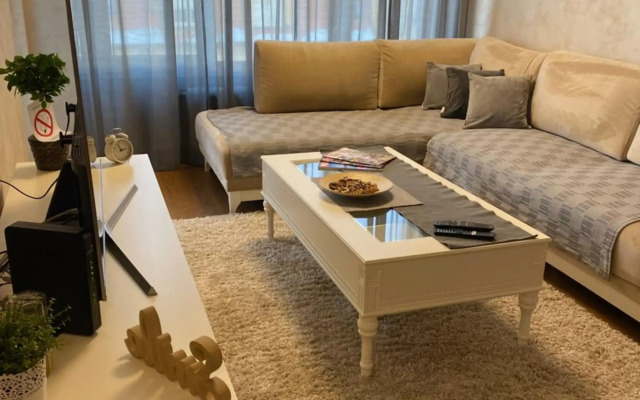 Tesla 70 Apartment
