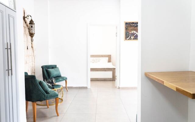 Cosy & Modern old city 3BR by Ahlan Hospitality Израиль, Назарет - отзывы, цены и фото номеров - забронировать отель Cosy & Modern old city 3BR by Ahlan Hospitality онлайн комната для гостей