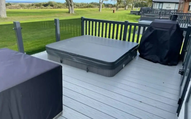 Abingdon 31 Lodge With Hot Tub